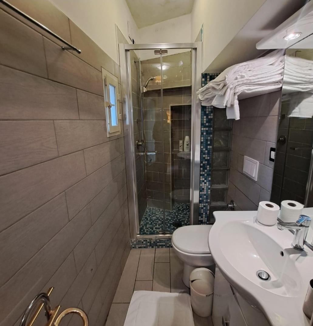 Guide Tour Apartments Napoli Eksteriør bilde