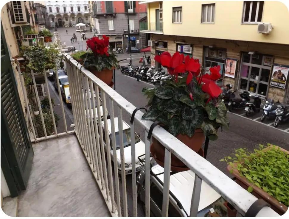 Guide Tour Apartments Napoli Eksteriør bilde