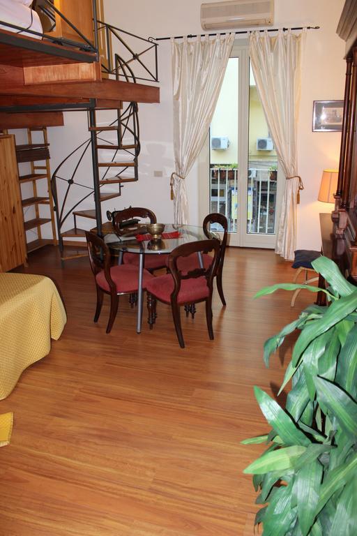 Guide Tour Apartments Napoli Eksteriør bilde