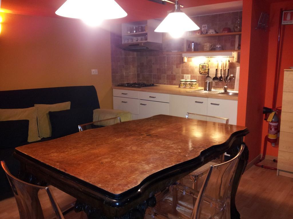 Guide Tour Apartments Napoli Eksteriør bilde