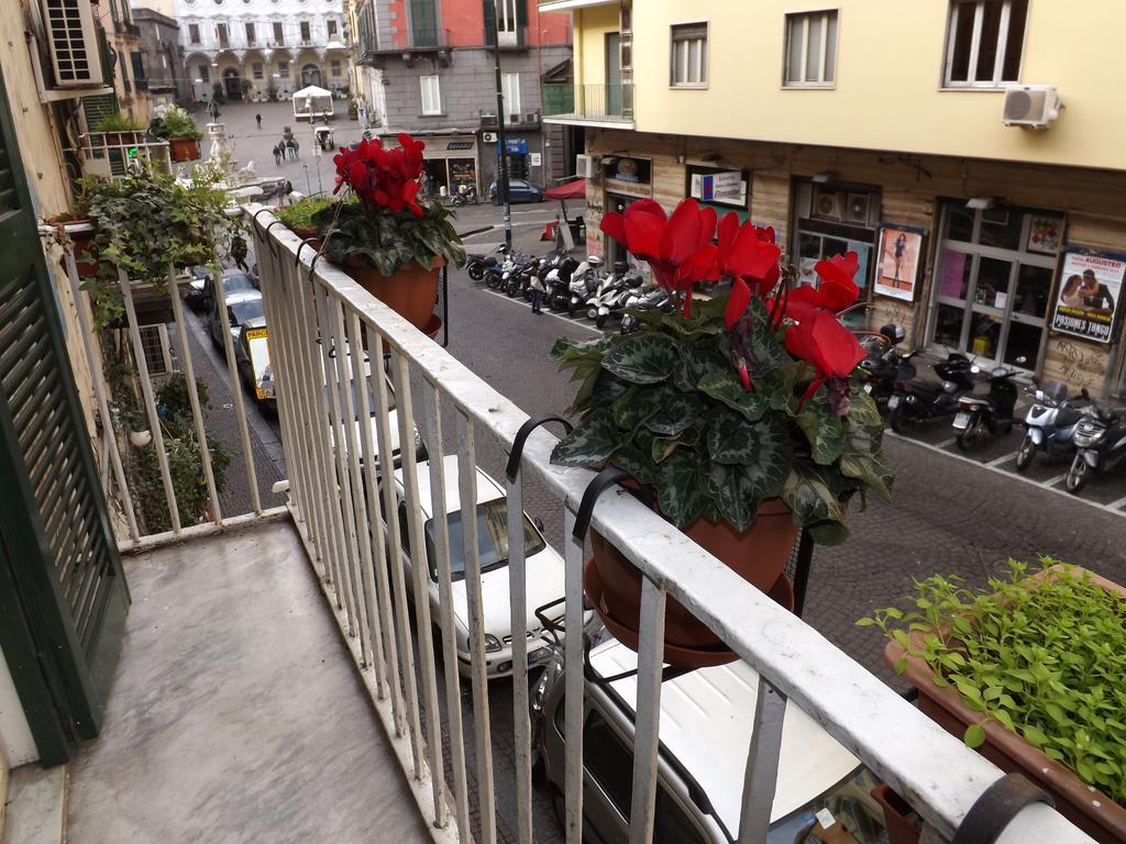 Guide Tour Apartments Napoli Eksteriør bilde