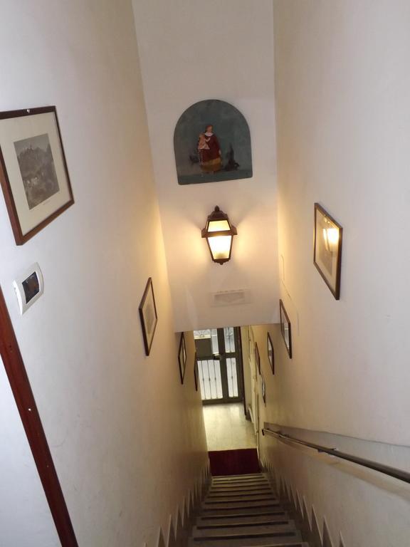Guide Tour Apartments Napoli Eksteriør bilde